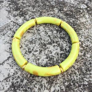 Pulsera de resina de calidad superior Pulsera hecha a mano de nuevo diseño Mejor fabricación Pulsera de resina para uso en fiestas Desgaste exagerado - Product Image 4