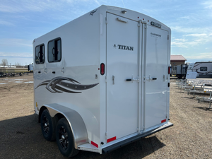 Remorque de transport de chevaux 2025 Titan Royal II pour 2 chevaux avec double porte arrière disponible à prix réduit - Product Image 3