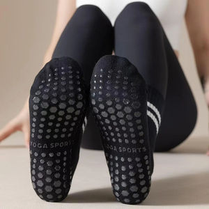 Chaussettes antidérapantes pour femmes avec poignées Chaussettes collantes d'exercice en coton antidérapantes - Product Image 1