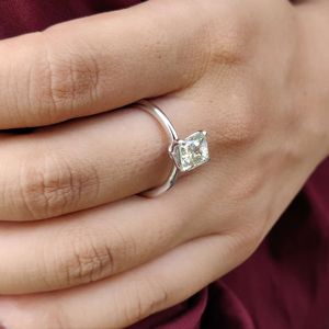 Solitario Solo Radiant Cut Lab Grown Diamond Anillo de bodas 10kt Oro sólido Clásico para fiesta IGI Certified Bridal Set Prongs - Product Image 3