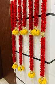 Guirnalda de tela roja Jasmine Gajra, colgante de puerta de 4 pies para bodas indias, decoraciones de Navidad y Año Nuevo - Product Image 5