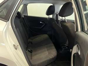 Volkswagen Polo Vivo Hatch 1.6 Highline 2020 Económico, Disponible con Volante a la Izquierda/Derecha - Product Image 3