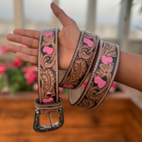 Nouvel arrivage de ceintures florales occidentales en cuir véritable usinées à la main et peintes à la main Ceintures unisexes en cuir véritable usiné à la main