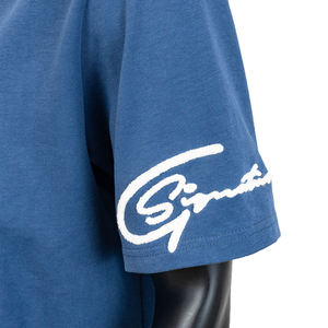 T-shirt décontracté bleu streetwear SPORTISH IMPEX avec broderie rouge sur le devant et logo signature brodé sur la manche - Product Image 3