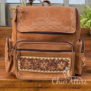 Sac à dos pour ordinateur portable unisexe en cuir suédé taillé à la main de style occidental sac à dos à fleurs de luxe en cuir fait main - Product Image 1