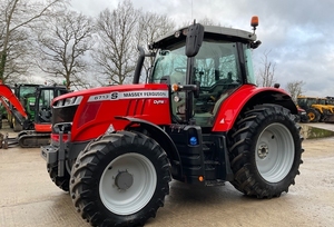 Tractores Utilitarios Massey Ferguson 6700 de Segunda Mano, Nivel 4, de Gama Media y Uso Pesado, con Motor Diésel Turboalimentado de 4 Cilindros, en Venta - Product Image 5