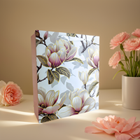 Sacs cadeaux pour la fête des mères MT11 en stock, élégants sacs en papier à fleurs avec poignée