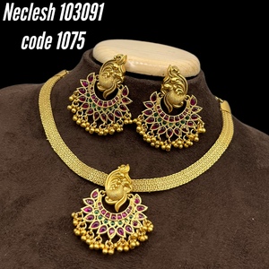 JOYERÍA DE COBRE TRADICIONAL Y DE MODA INDIO CONJUNTO DE JOYERÍA DE BODA NOVIA PARA MUJER CONJUNTO DE PENDIENTES Y COLLAR - Product Image 1