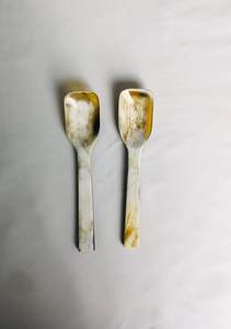 CUCHARA DE CUERNO BLANCO PULIDO DE ALTA CALIDAD para el hogar y el restaurante Uso en la cocina Tazón de estilo animal artesanal de la mejor calidad a la venta - Product Image 3