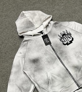 Conjunto de Sudadera con Capucha y Pantalones Cortos Vintage con Efecto Desgastado por el Sol y Lavado Ácido, Estampado de Calavera con Llamas, Chándal de Streetwear de Alto Gramaje, Logotipo Personalizado de Marca - Product Image 2