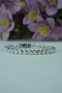 กำไลข้อมือเพชรเลี้ยงในห้องปฏิบัติการ 5.91 กะรัต ทนทาน น้ำหนักเบา สำหรับผู้หญิง ทรงกลมเจียระไนแบบบริลเลียนท์ ได้รับการรับรองจาก IGI ทองชมพู/เงิน MOQ ต่ำ สำหรับธุรกิจ B2B - Product Image 3