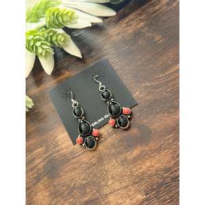 Boucles d'oreilles pendantes Navajo en or 18 carats et argent sterling avec pierres multicolores, grappes de perles de quartz corail, plaqué or - Product Image 4