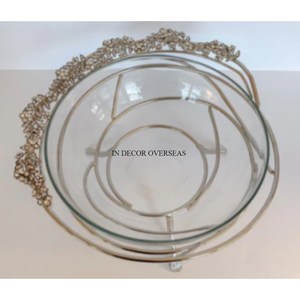 Bol de forme ronde en verre transparent de qualité supérieure avec cadre de designer en métal robuste plaqué or bols de service pour la maison et l'hôtel - Product Image 1