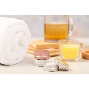 Set Regalo Contor di Balsamo Labbra Personalizzato SPF15 con Gadget Personalizzati, Design Moderno in Materiale Plastico - Product Image 5