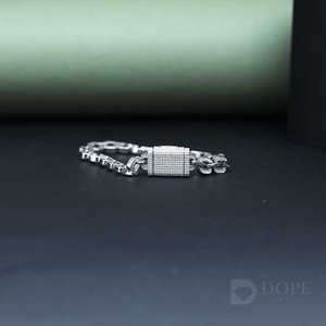 Lujo Moissanite Diamond Lab Grown Diamond Pulsera 18kt Oro blanco sólido con diseño exclusivo Chapado en oro para cada lugar - Product Image 3