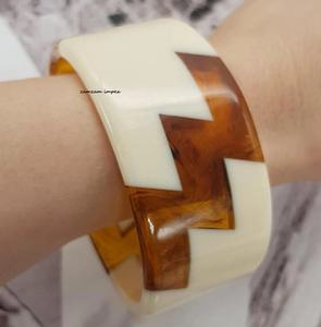 กำไลข้อมือเรซินสีครีมสีขาวย้อนยุคสไตล์วินเทจเครื่องประดับข้อมือทำมือชิ้นใหญ่สำหรับผู้หญิงเครื่องประดับแฟชั่น - Product Image 4