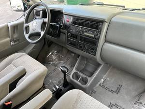 EN EXCELENTES CONDICIONES VOLKSWAGEN EUROVAN MV 2002 MINIVAN DE 3 PUERTAS TRANSMISIÓN AUTOMÁTICA CILINDROS V6 - Product Image 2