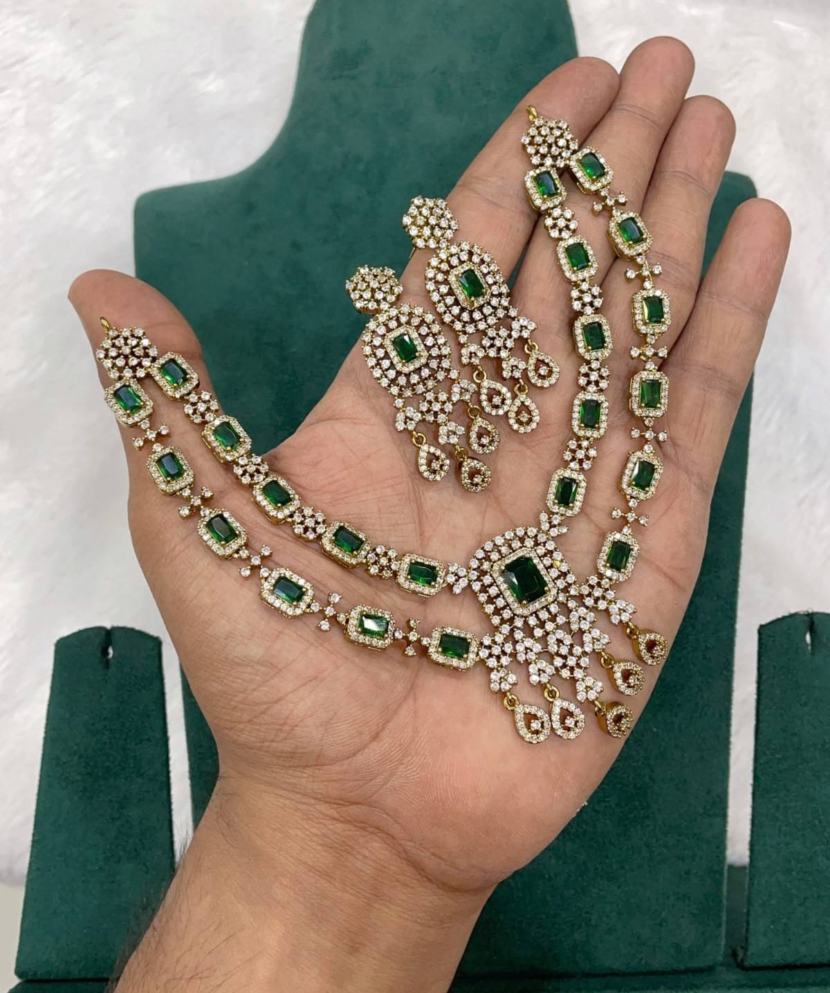 สีเขียว