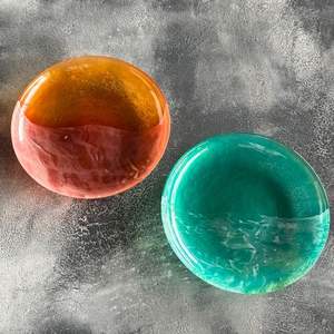 Cuenco de resina perfecto para guardar posporri, que mejora el aroma y crea una atmósfera decorativa en interiores modernos. - Product Image 1