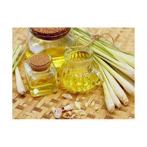 Huile essentielle de citronnelle Pure de qualité alimentaire supérieure 100%, huile supplémentaire de citronnelle provenant de l'exportation indien - Product Image 1
