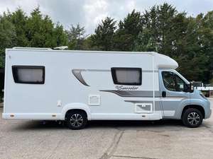 Autocaravana Todoterreno 4x4 Avanzada, Remolque de Viaje para Campamentos al Aire Libre, Camioneta en Venta - Product Image 2