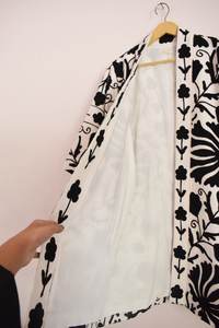 Robe kimono courte matelassée pour femme en coton brodé Suzani à imprimé floral, anti-plis, coupe trapèze, style plage - Product Image 5