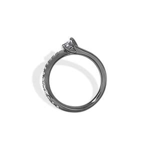 Nouvelle bague de pinky en or jaune 10 carats plaqué rhodium avec diamant de laboratoire certifié IGI - Coupe Radiant, Cushion ou Poire - Product Image 2