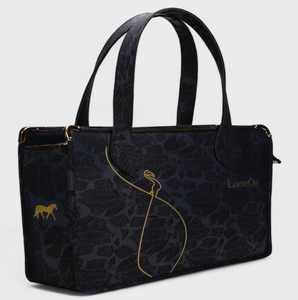 Bolso tote clásico con aspecto de cuero color canela y un elegante detalle de bufanda. Disponible a precios de mayoreo. - Product Image 4