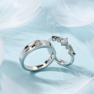Jeulia วงแหวนแต่งงานเงินแบบกลมมีปีกนางฟ้าสำหรับคู่รัก - Product Image 4