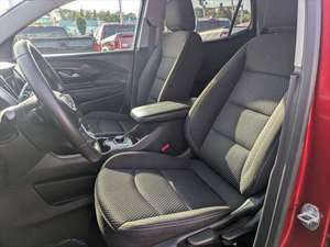 GMC Yukon XL AT4 2023 Usada en Buen Estado, Automática, Volante a la Izquierda, 7 Asientos de Cuero, Neumáticos R19, Techo Panorámico, Aleación de Aluminio - Product Image 3