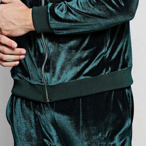 Conjunto Deportivo de Terciopelo Premium para Hombre, Sudadera con Capucha Gruesa de Invierno y Pantalones Deportivos, Conjunto Deportivo de Terciopelo para Hombre - Product Image 3