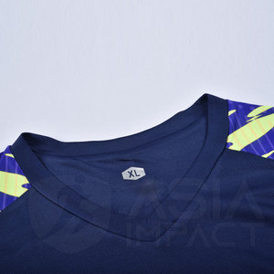 Ensemble d'uniformes de football personnalisés de haute qualité, respirant, à séchage rapide, léger, respectueux de l'environnement, maillot et short de football, vêtements d'équipe OEM - Product Image 2