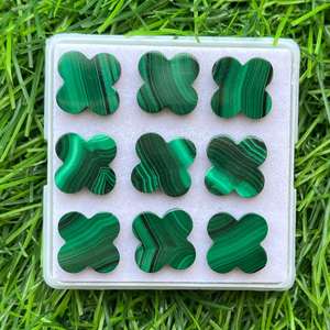 มาลาไคต์รูปใบโคลเวอร์ 100% ธรรมชาติ กึ่งอัญมณี รูปทรงแบน ขายส่ง สำหรับทำเครื่องประดับ สวยงามน่าประทับใจ - Product Image 3
