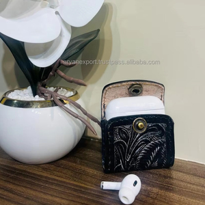 Alta calidad Real hecho a mano grabado cuero elegante Air Pod cubre Fundas protectoras de viaje personalizadas accesorios de teléfono de uso diario - Product Image 6