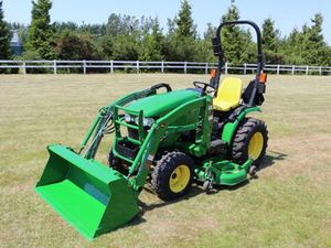 Venta al por Mayor de Tractores John Deere 2025R Usados con Cortadora de Césped - Product Image 2