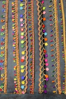 Accessoires de Mariage Élégants et Colorés en Dentelle JARI Brodée Florale Écologique avec Détails Intricats pour Tenues de Mariée