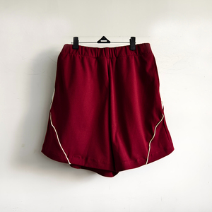 กางเกงขาสั้นเล่นกีฬาแบบลำลองย้อนยุคผ้าแนวสตรีททรงตรงแบบแห้งเร็วสำหรับตกแต่งลายสตรีทแบบเรียบ - Product Image 3