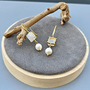 Pendientes de Moda para Mujer, Chapados en Oro de 18k, con Cabujón de Piedra Lunar Arcoíris Natural al por Mayor y Perla Redonda - Product Image 5
