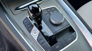 รถยนต์มือสองปี 2023 รุ่น M40i เปิดประทุน เกียร์อัตโนมัติ สีอ่อน ภายในเบาะหนัง ขับเคลื่อนล้อหลัง พร้อมระบบควบคุมความเร็วอัตโนมัติ ไม่เคยเกิดอุบัติเหตุ พร้อมส่งออก - Product Image 3