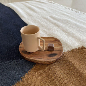 Plateau en bois industriel vintage avec poignées en métal, grain naturel, plateau long en bois massif, plateau ottoman rustique pour le salon - Product Image 3