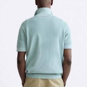 Maillot de sport haut de gamme pour homme avec fermeture éclair - Tissu respirant et anti-humidité avec col ajustable, idéal pour le sport - Product Image 4