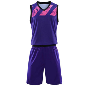 Tenue de basket-ball pour hommes, ensemble complet avec maillot et short, vêtements de sport légers et durables, adaptés aux joueurs jeunes et adultes - Product Image 1