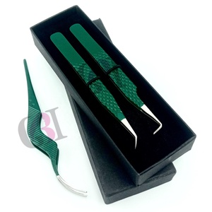 Pinzas para Pestañas GETUP BROSONS IMPEX, Color Verde Kelly, Recubrimiento en Polvo, Acero Inoxidable de 45 Grados, Antiestáticas, Antimagnéticas, con Punta Dentada - Product Image 1