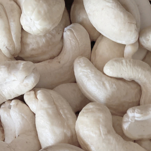 Nueces de Anacardo Directamente de Fábrica WW180, WW240, WW320, LP Nueces de Anacardo Crudas W320 con Empaque Personalizado - Product Image 1