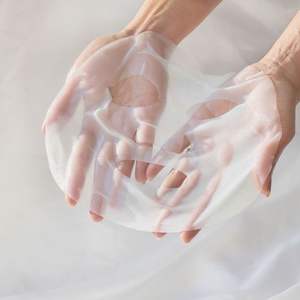 Découvrez la puissance de la noix de coco avec notre masque de noix de coco fini de haute qualité infusé aux extraits organiques - Product Image 2