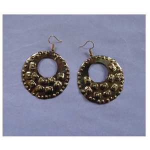 ต่างหูห้อยห่วงทองเหลืองสีทองสำหรับผู้หญิงมีรายละเอียดลูกปัดลายนูนแบบคลาสสิกสำหรับปาร์ตี้ - Product Image 1