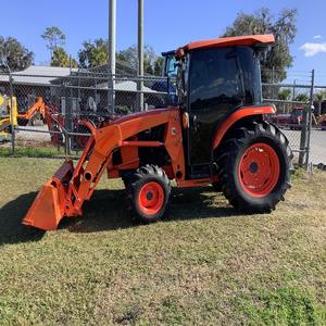 Livraison rapide disponible sur le tracteur Kubota L60 de 37 ch offrant un fonctionnement fluide, une efficacité énergétique et une puissance fiable. - Product Image 4