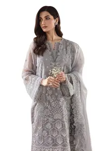 2024年ファッション一流のパキスタン & インドのドレス。イベント用の重い刺繍が施された豪華なコレクションをお選びください。