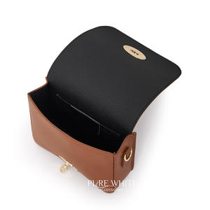 Bolso Bandolera de Cuero Genuino Hecho a Mano en Italia con Cierre Giratorio y Correa Ajustable - Product Image 2