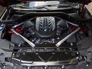 BMW X6 M50i xDrive 2022, V8 Twin-Turbo de 523 hp, Tracción en las Cuatro Ruedas, SUV/Crossover Automático - Product Image 5